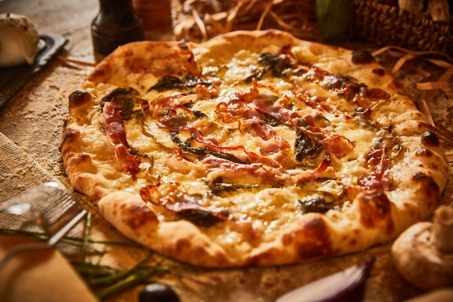 Cum se mănâncă pizza: Cu mâna sau cu furculița?